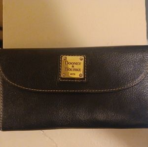 Dooney & Bourke black leather wallet